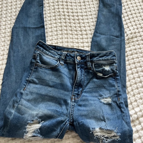 American Eagle Outfitters Women's Blue Distressed Jeans - Picture 1 of 3